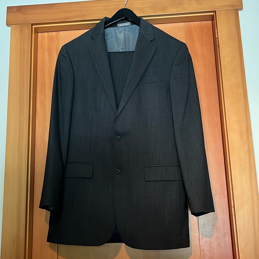 Oscar De La Renta Profile Suit
